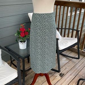 Abercrombie & Fitch Green Floral Slit Midi Skirt (Size: XSmall Petite)